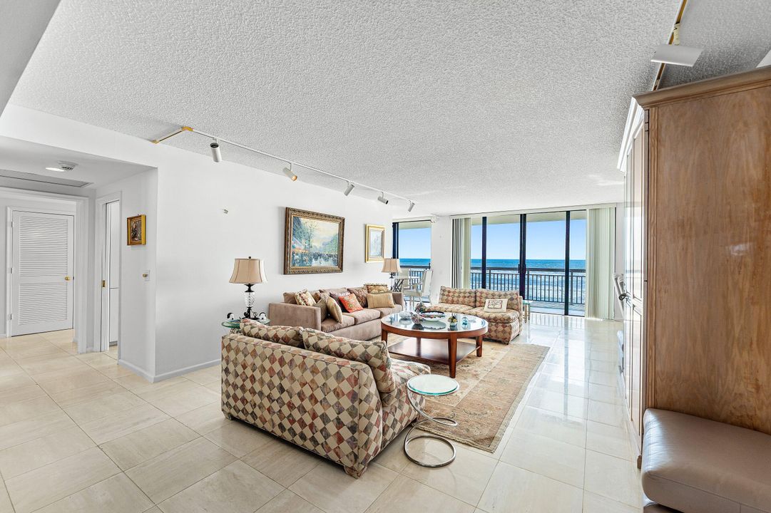 待售: $2,500,000 (2 贝兹, 2 浴室, 2173 平方英尺)