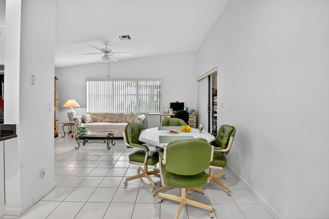 На продажу: $444,000 (2 спален, 2 ванн, 1624 Квадратных фут)