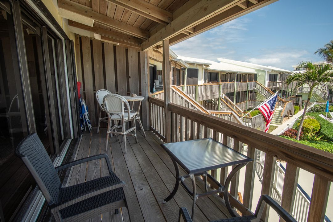 For Rent: $3,200 (1 beds, 1 baths, 937 Square Feet)