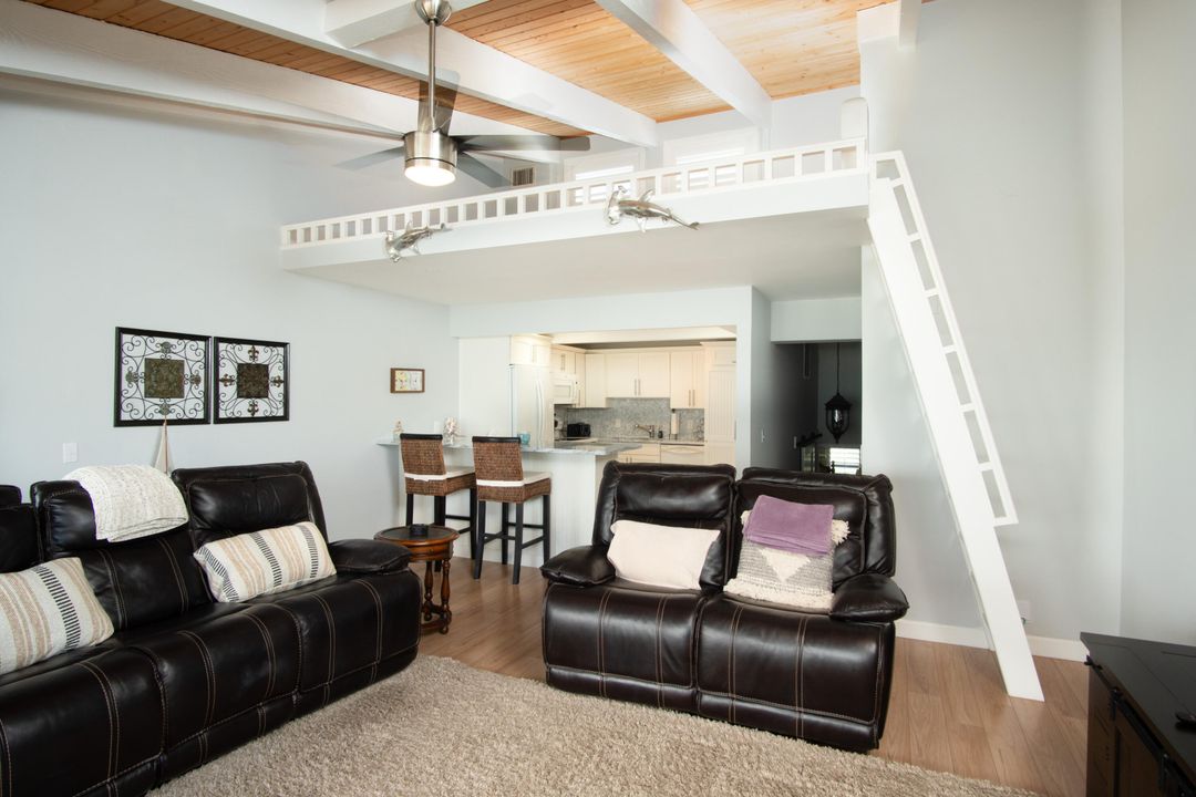 For Rent: $3,200 (1 beds, 1 baths, 937 Square Feet)