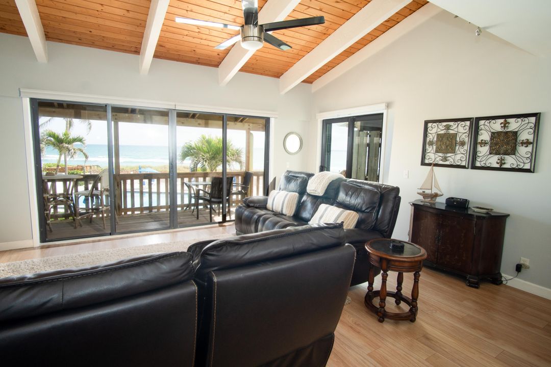 For Rent: $3,200 (1 beds, 1 baths, 937 Square Feet)