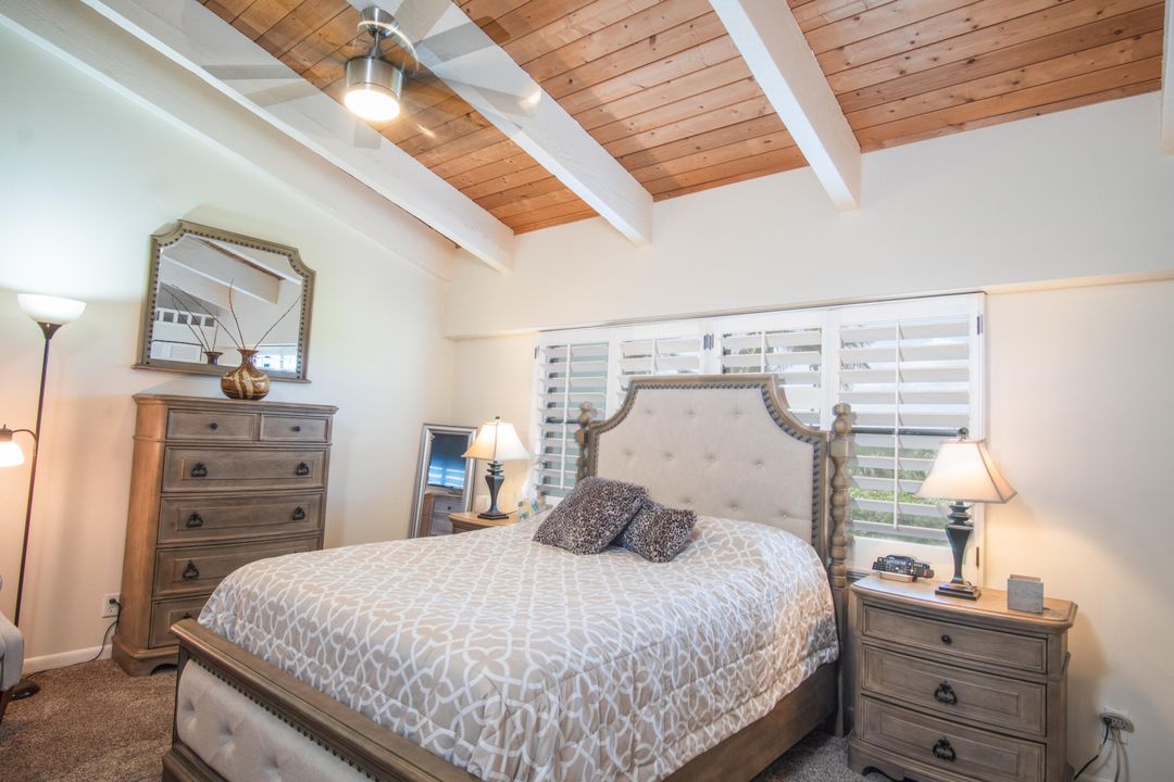 For Rent: $3,200 (1 beds, 1 baths, 937 Square Feet)