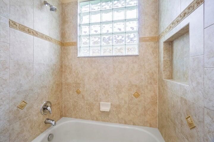 В аренду: $8,000 (6 спален, 5 ванн, 5382 Квадратных фут)