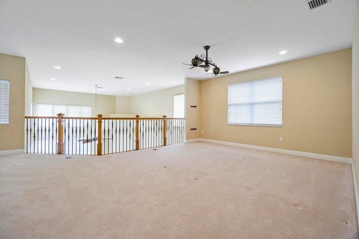 В аренду: $8,000 (6 спален, 5 ванн, 5382 Квадратных фут)