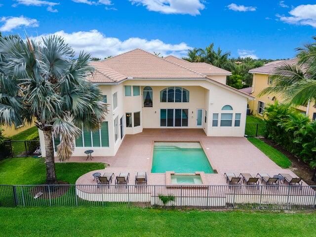 В аренду: $8,000 (6 спален, 5 ванн, 5382 Квадратных фут)