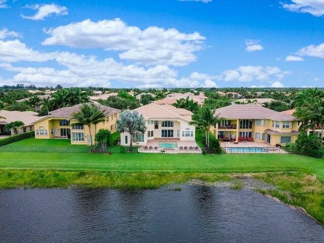 В аренду: $8,000 (6 спален, 5 ванн, 5382 Квадратных фут)