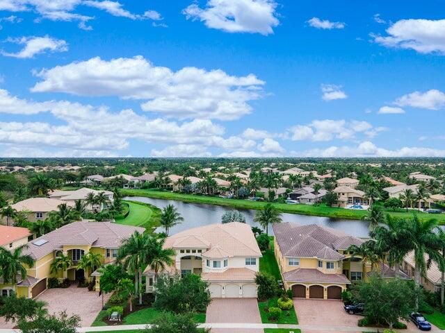 В аренду: $8,000 (6 спален, 5 ванн, 5382 Квадратных фут)