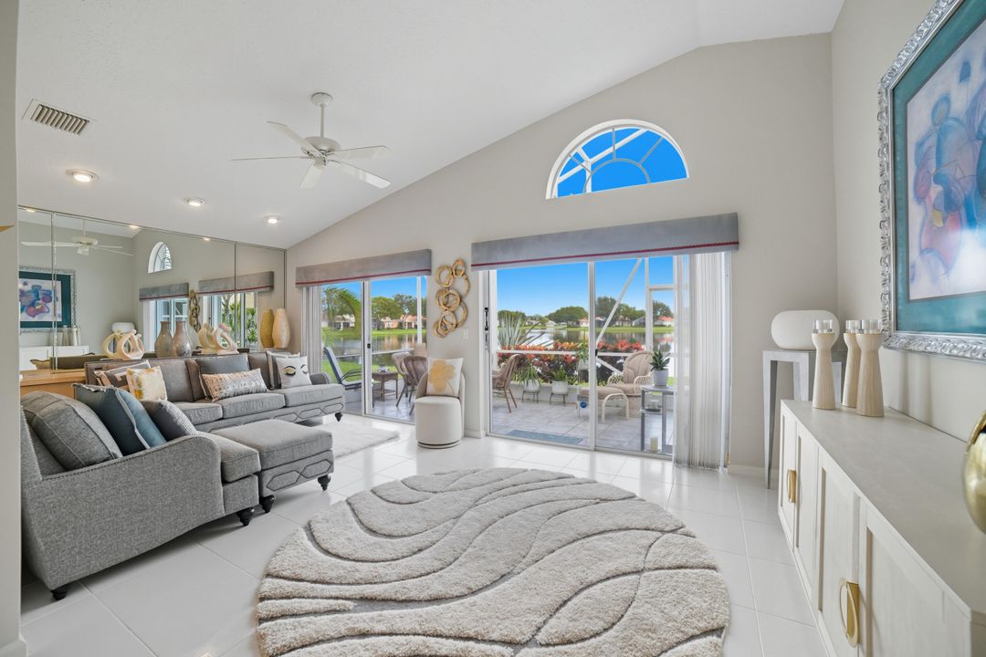 合同活跃: $6,000 (3 贝兹, 2 浴室, 2049 平方英尺)