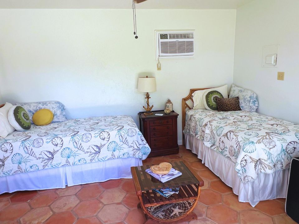 出租: $9,000 (2 贝兹, 1 浴室, 1100 平方英尺)