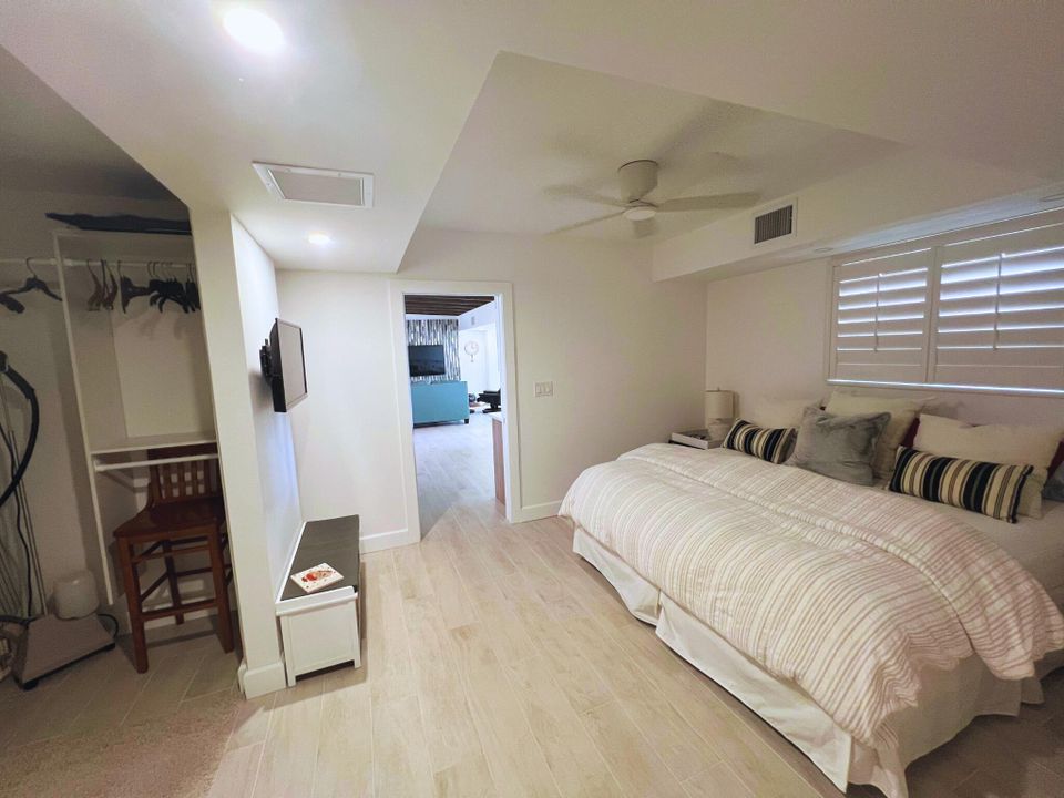 出租: $9,000 (2 贝兹, 1 浴室, 1100 平方英尺)