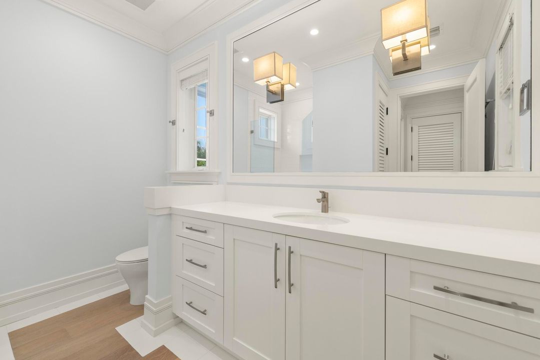 For Sale: $3,895,000 (3 beds, 3 baths, 2582 Square Feet)