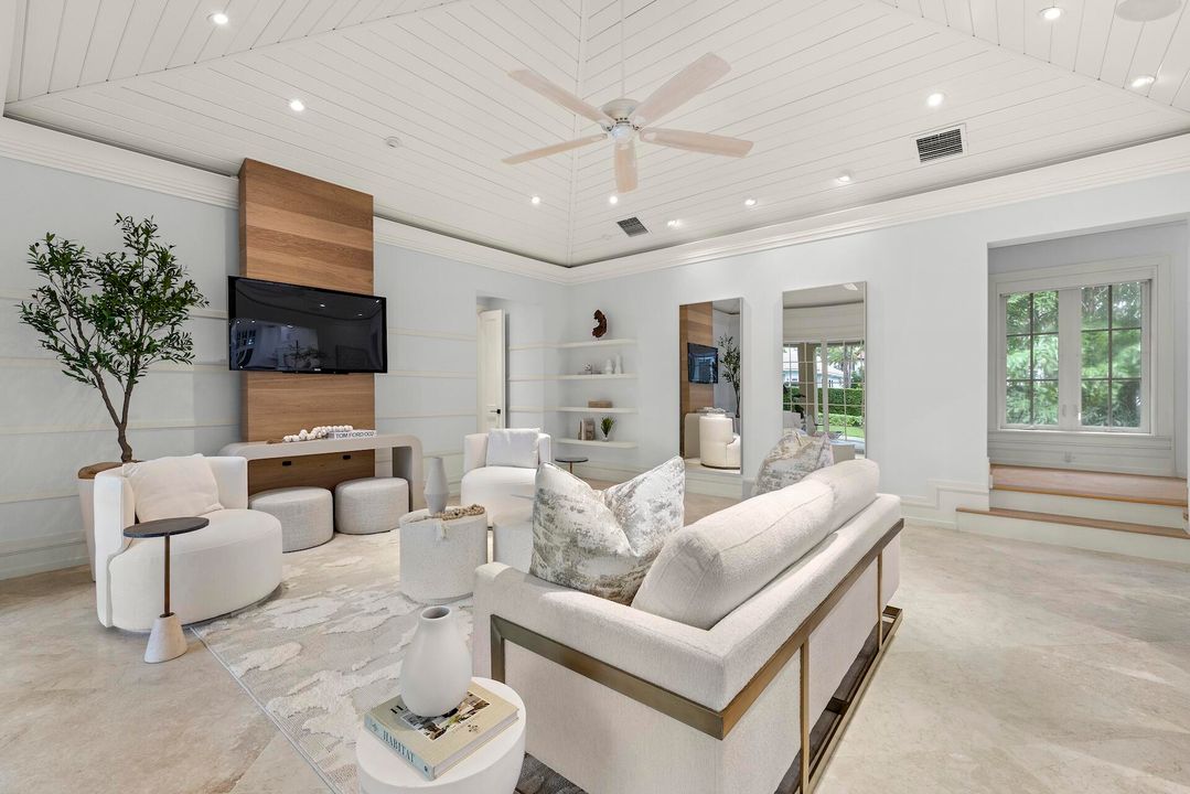 For Sale: $3,895,000 (3 beds, 3 baths, 2582 Square Feet)