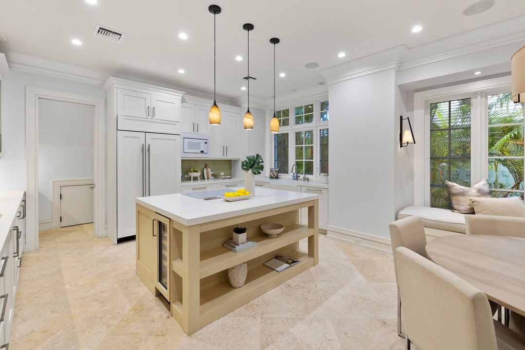 For Sale: $3,895,000 (3 beds, 3 baths, 2582 Square Feet)