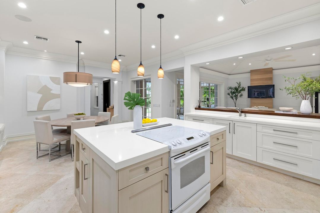 For Sale: $3,895,000 (3 beds, 3 baths, 2582 Square Feet)