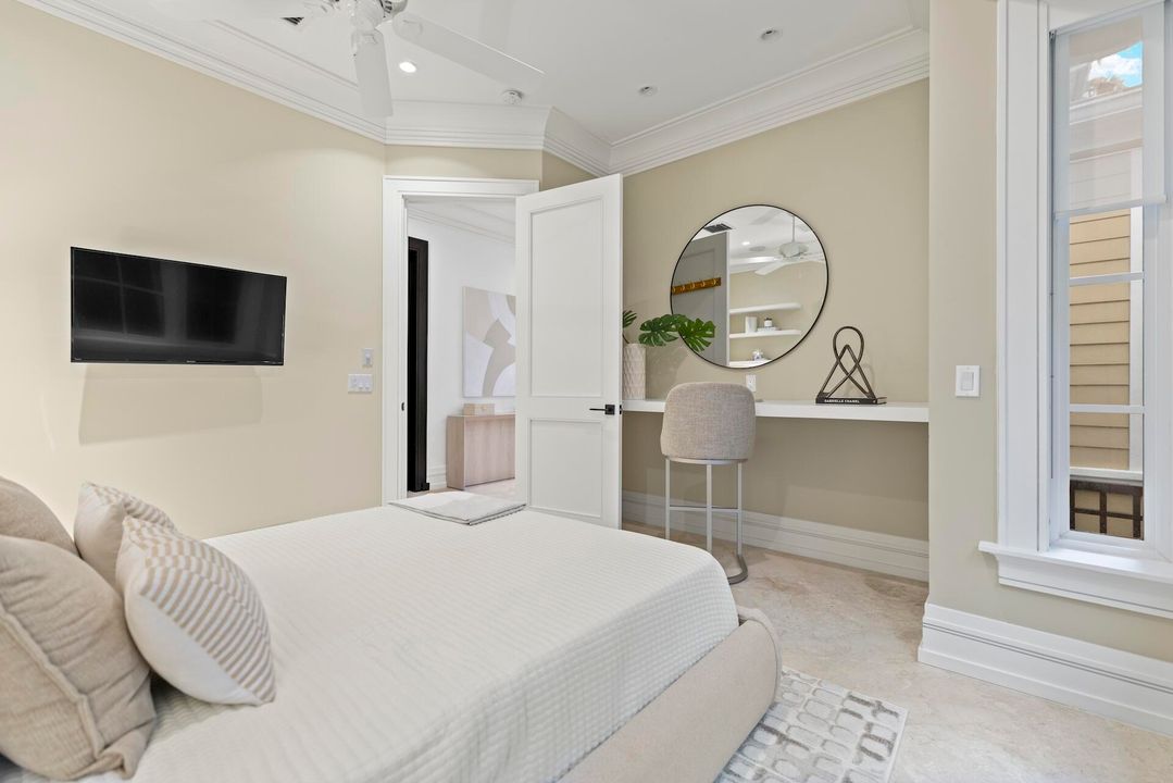 For Sale: $3,895,000 (3 beds, 3 baths, 2582 Square Feet)