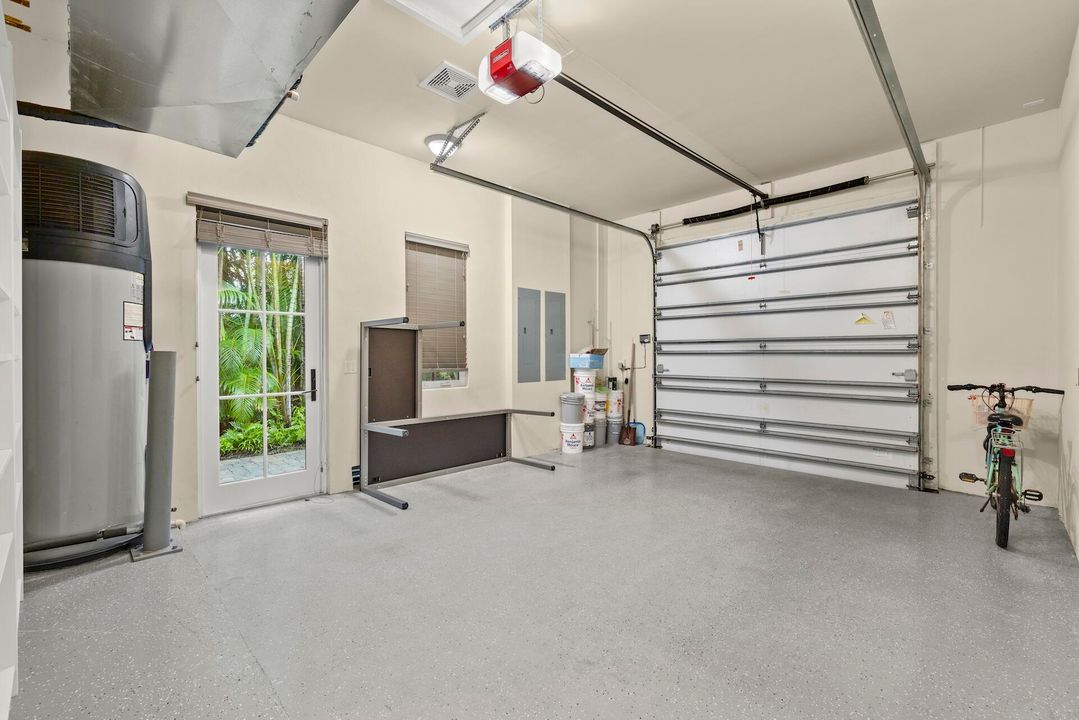 For Sale: $3,895,000 (3 beds, 3 baths, 2582 Square Feet)