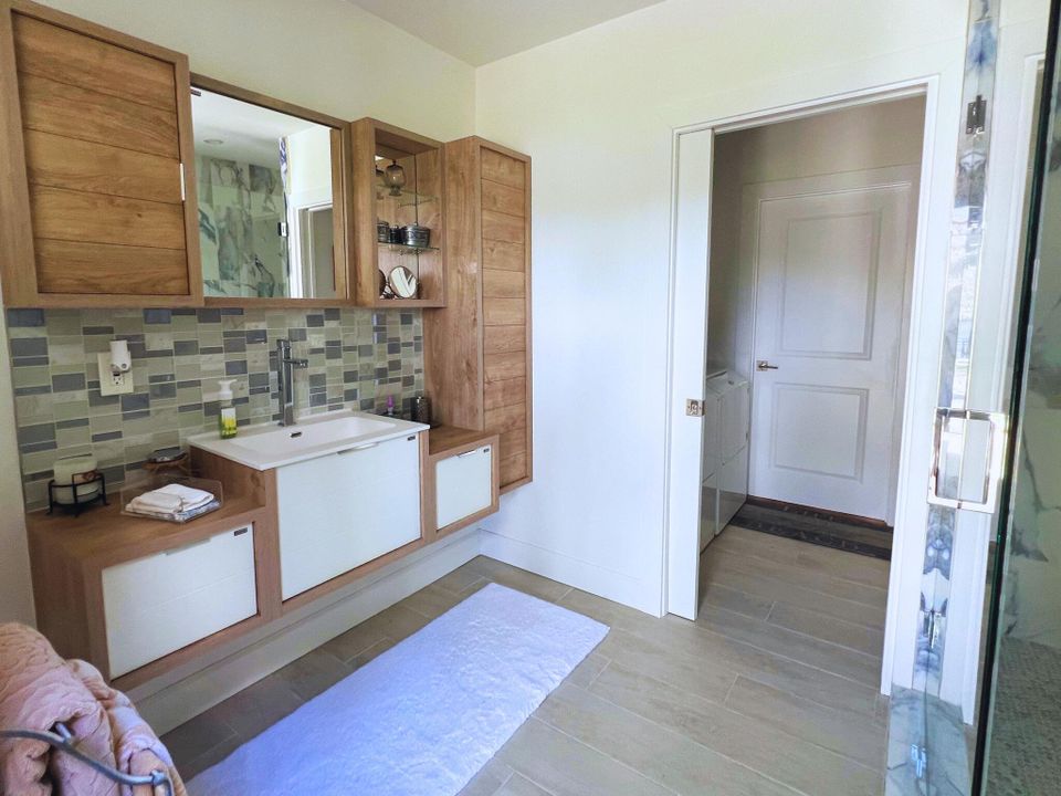 出租: $9,000 (2 贝兹, 1 浴室, 1100 平方英尺)