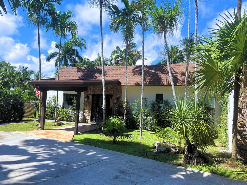 出租: $9,000 (2 贝兹, 1 浴室, 1100 平方英尺)