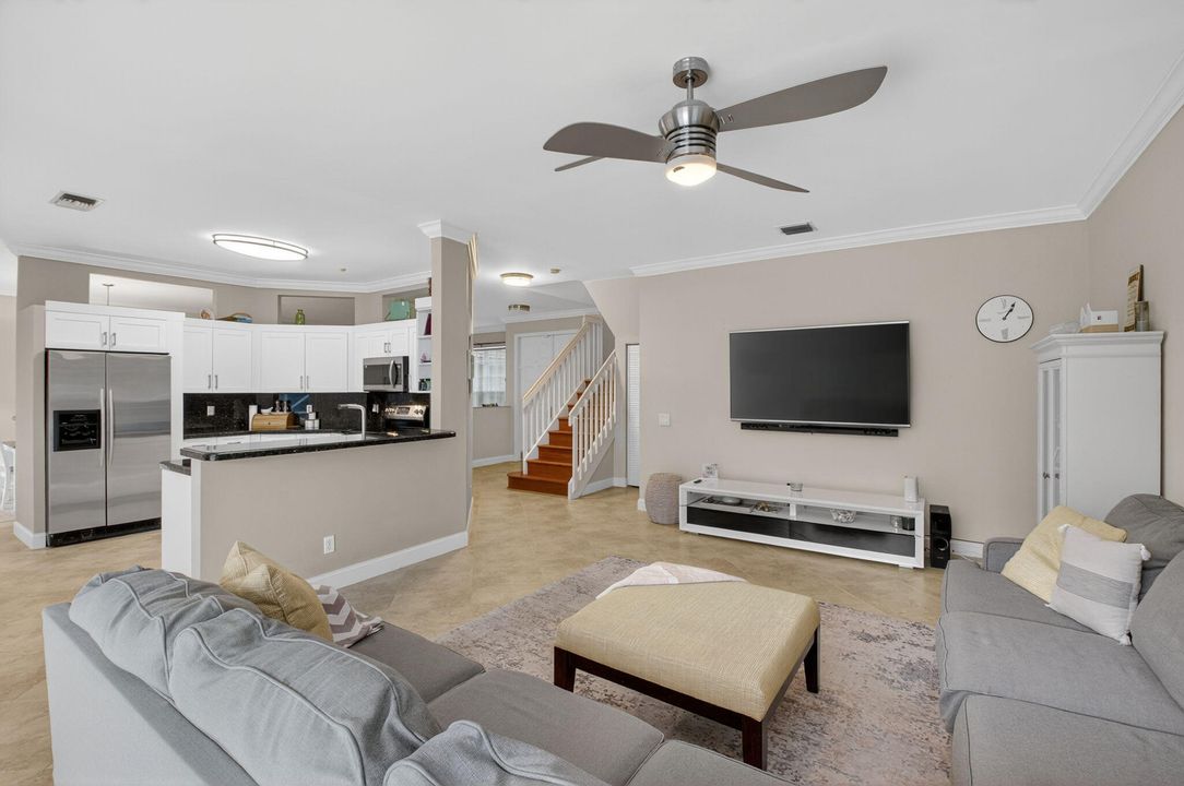 待售: $875,000 (4 贝兹, 2 浴室, 2552 平方英尺)