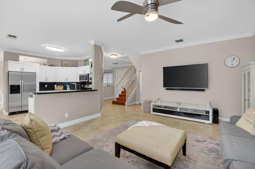 待售: $875,000 (4 贝兹, 2 浴室, 2552 平方英尺)