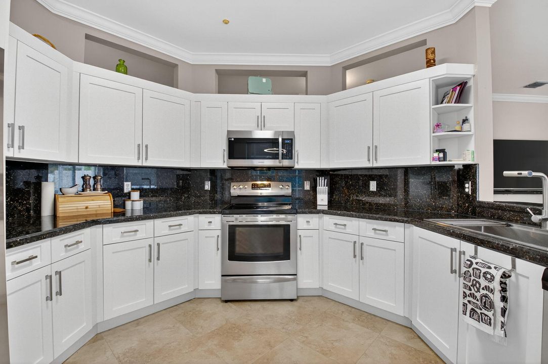 待售: $875,000 (4 贝兹, 2 浴室, 2552 平方英尺)