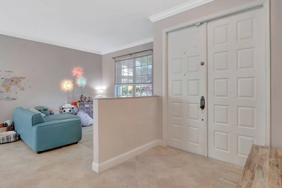 待售: $875,000 (4 贝兹, 2 浴室, 2552 平方英尺)