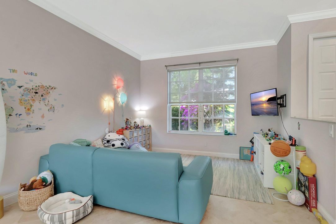 待售: $875,000 (4 贝兹, 2 浴室, 2552 平方英尺)