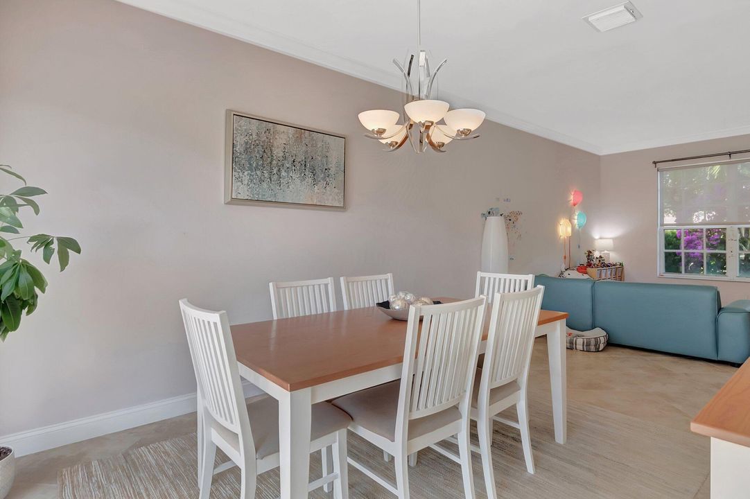 待售: $875,000 (4 贝兹, 2 浴室, 2552 平方英尺)