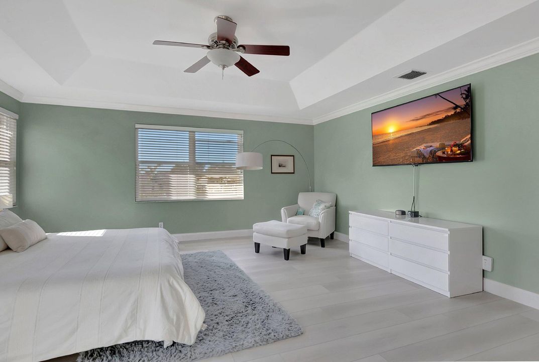 待售: $875,000 (4 贝兹, 2 浴室, 2552 平方英尺)