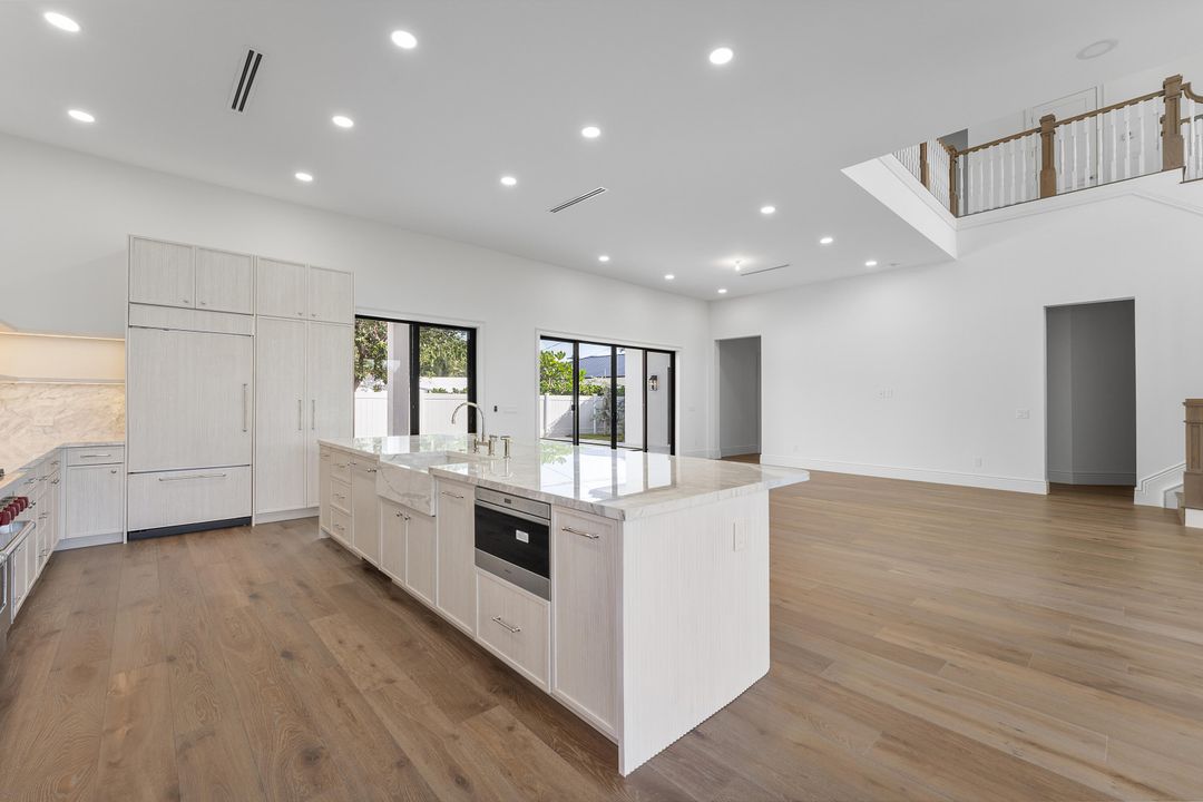 На продажу: $4,497,000 (5 спален, 5 ванн, 4381 Квадратных фут)