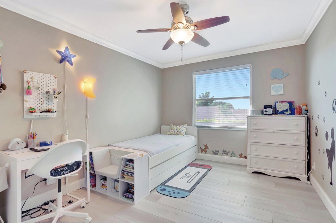 待售: $875,000 (4 贝兹, 2 浴室, 2552 平方英尺)