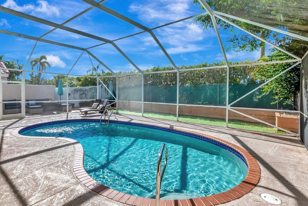 待售: $875,000 (4 贝兹, 2 浴室, 2552 平方英尺)