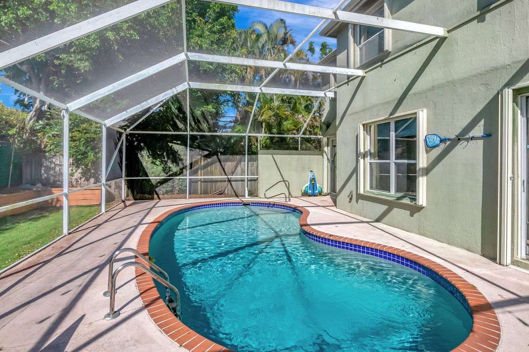 待售: $875,000 (4 贝兹, 2 浴室, 2552 平方英尺)