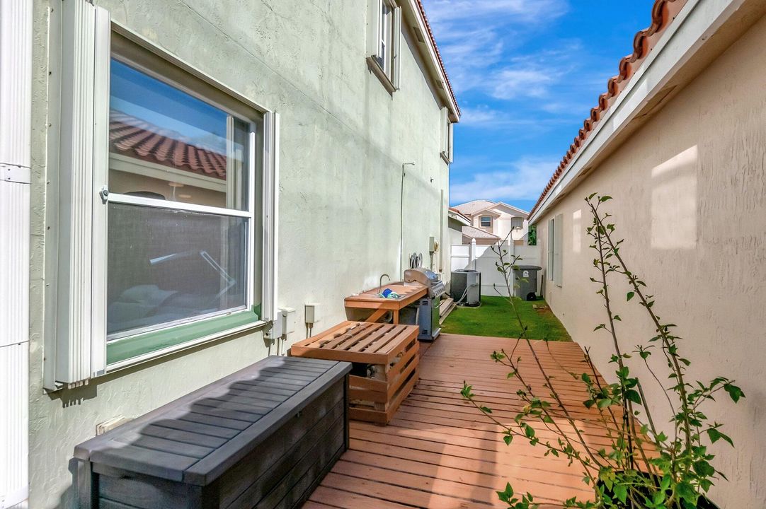 待售: $875,000 (4 贝兹, 2 浴室, 2552 平方英尺)