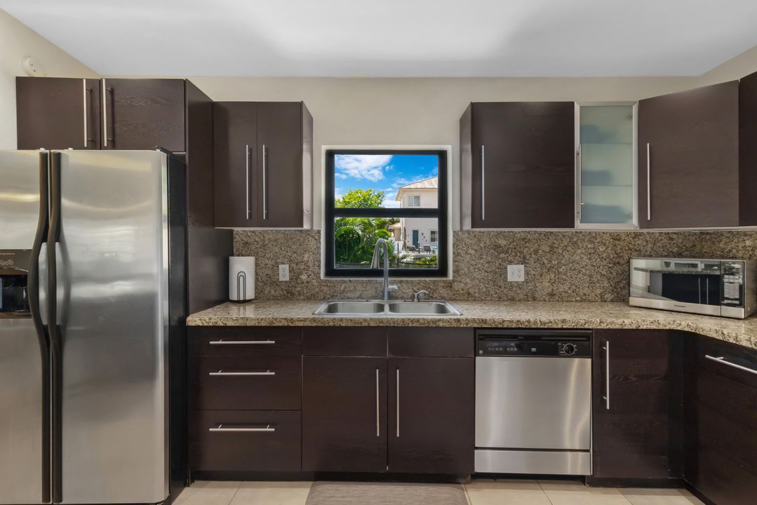 Active With Contract: $1,350,000 (3 beds, 2 baths, 1549 Square Feet)