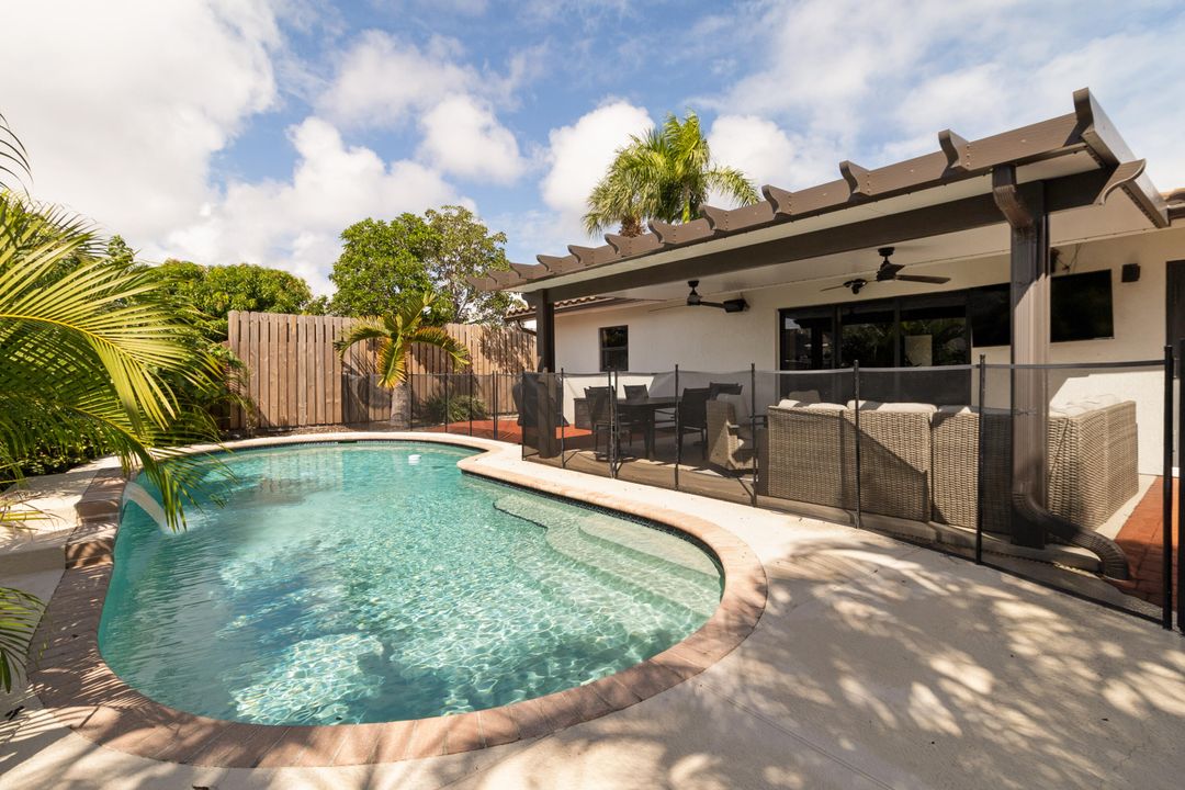 Active With Contract: $1,350,000 (3 beds, 2 baths, 1549 Square Feet)