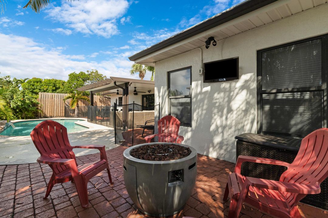 Active With Contract: $1,350,000 (3 beds, 2 baths, 1549 Square Feet)