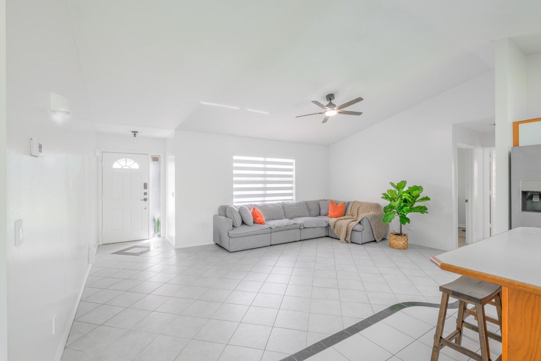 合同活跃: $369,000 (3 贝兹, 2 浴室, 1636 平方英尺)