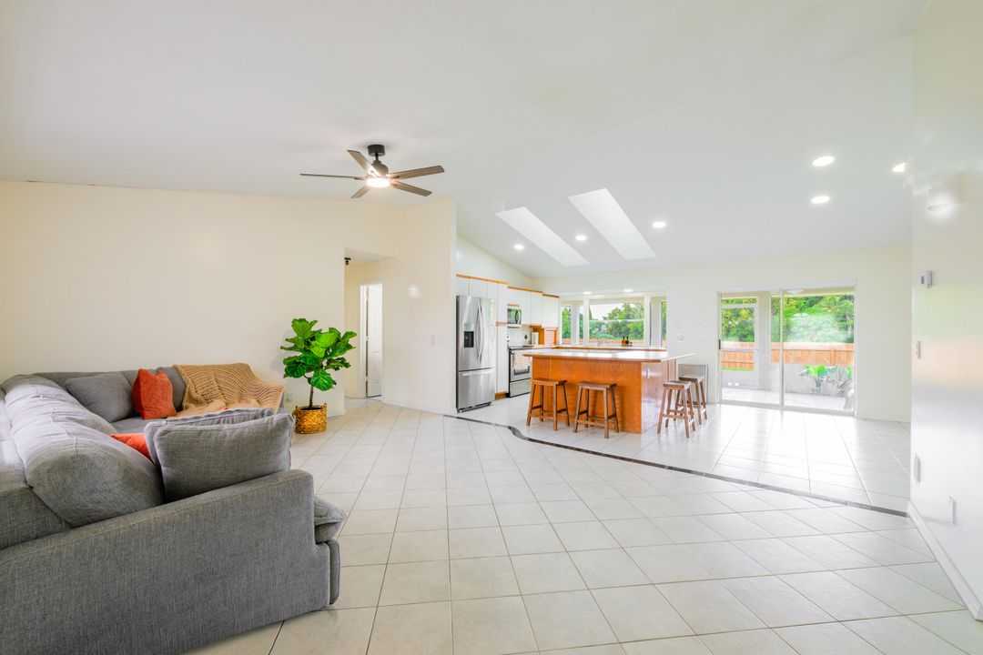 合同活跃: $369,000 (3 贝兹, 2 浴室, 1636 平方英尺)