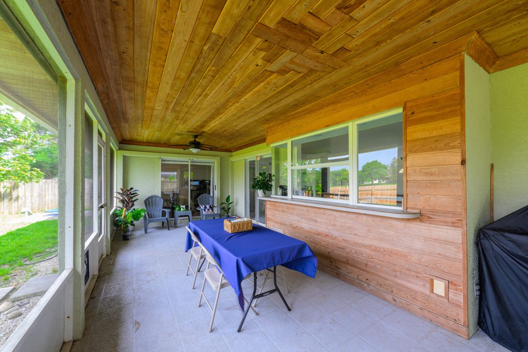 合同活跃: $369,000 (3 贝兹, 2 浴室, 1636 平方英尺)