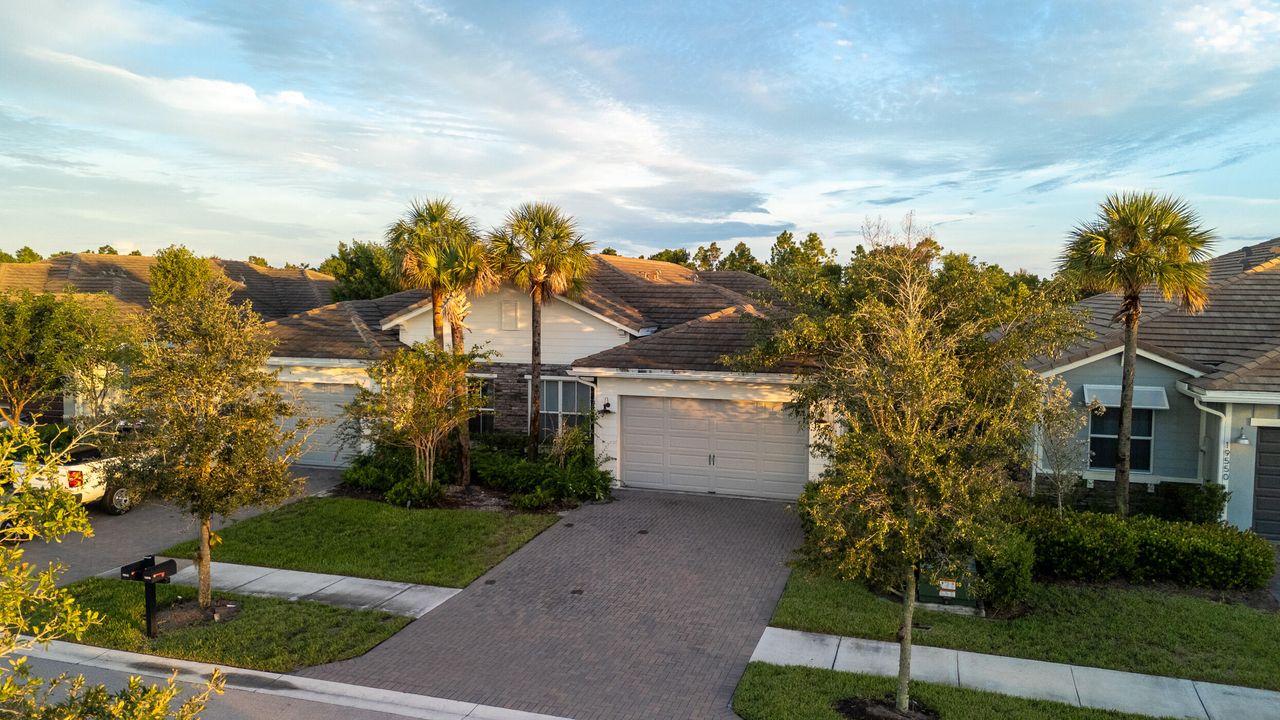 Recently Rented: $3,350 (3 beds, 2 baths, 1854 Square Feet)