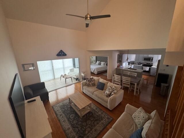 Под контрактом: $6,500 (2 спален, 2 ванн, 1346 Квадратных фут)