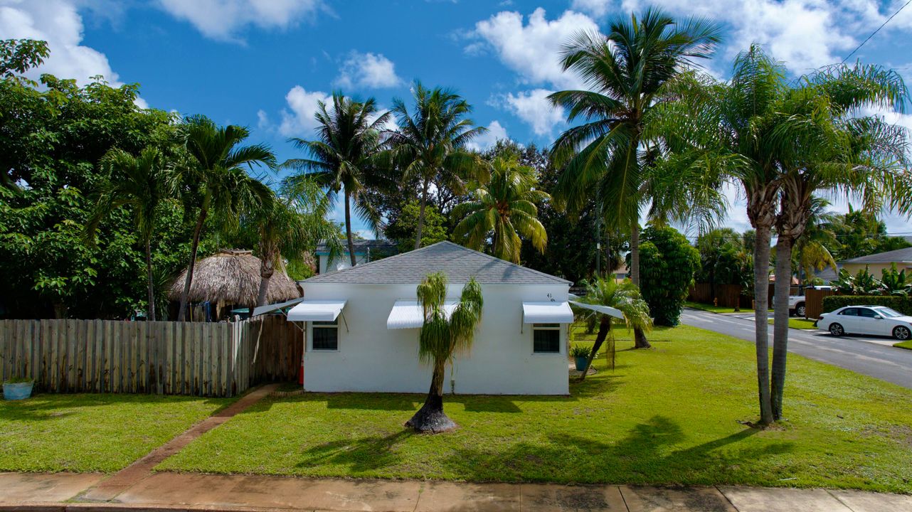 Active With Contract: $370,000 (2 beds, 2 baths, 1056 Square Feet)