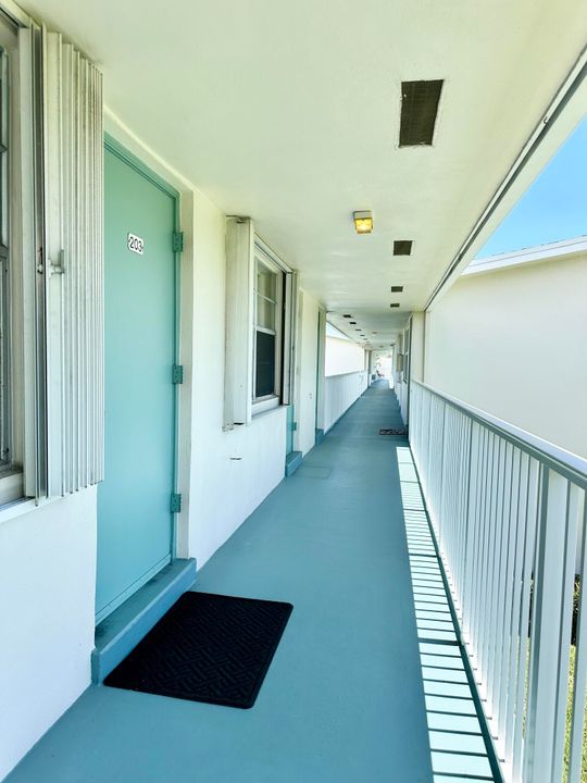 待售: $135,000 (1 贝兹, 1 浴室, 646 平方英尺)