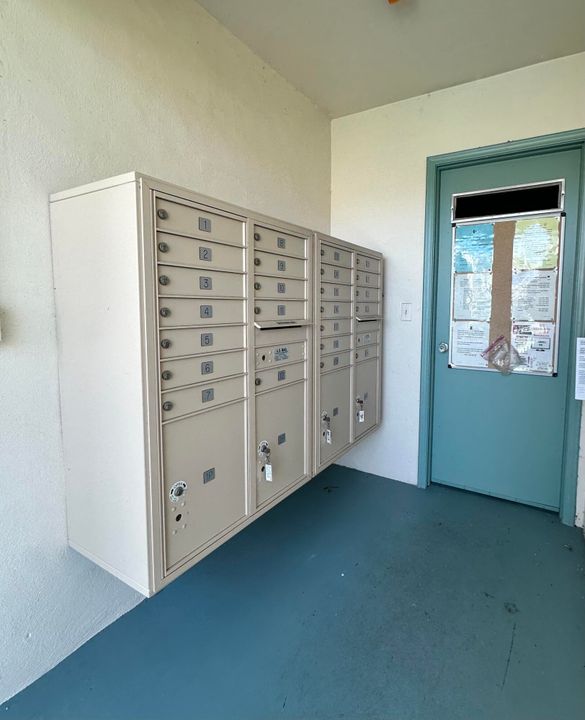 待售: $135,000 (1 贝兹, 1 浴室, 646 平方英尺)