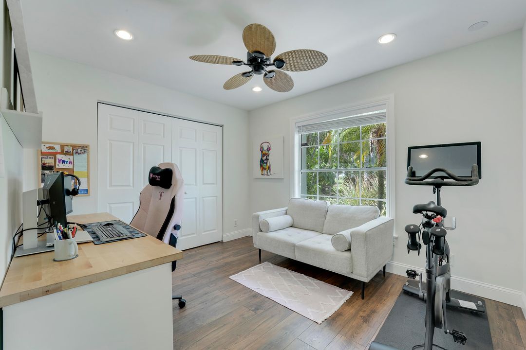 合同活跃: $629,900 (3 贝兹, 2 浴室, 1374 平方英尺)