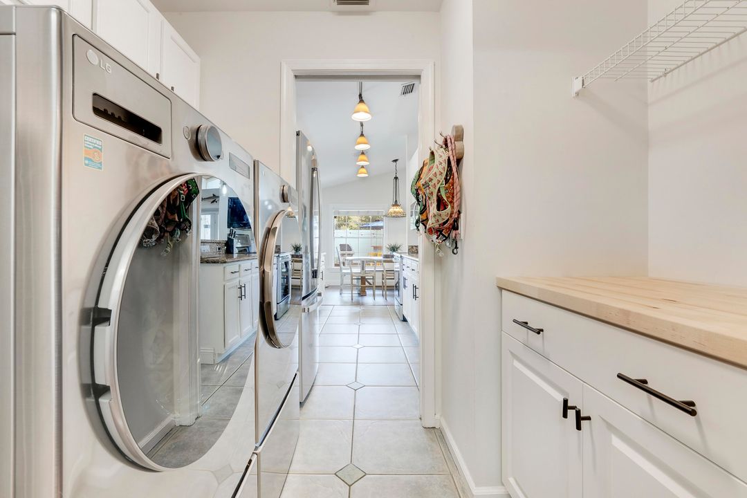 合同活跃: $629,900 (3 贝兹, 2 浴室, 1374 平方英尺)