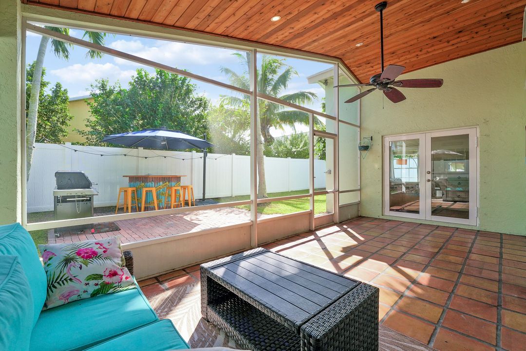 合同活跃: $629,900 (3 贝兹, 2 浴室, 1374 平方英尺)