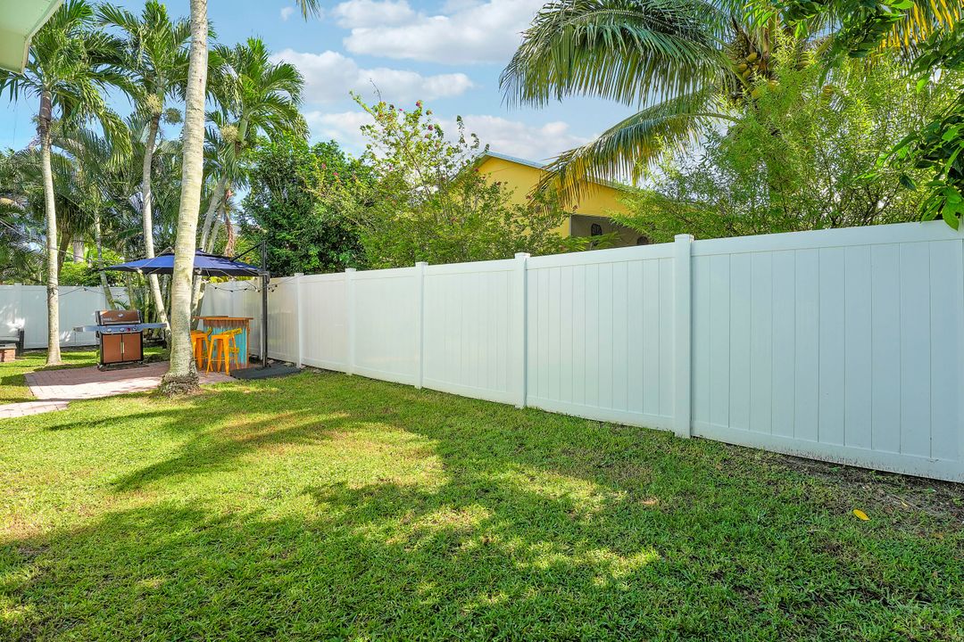 合同活跃: $629,900 (3 贝兹, 2 浴室, 1374 平方英尺)