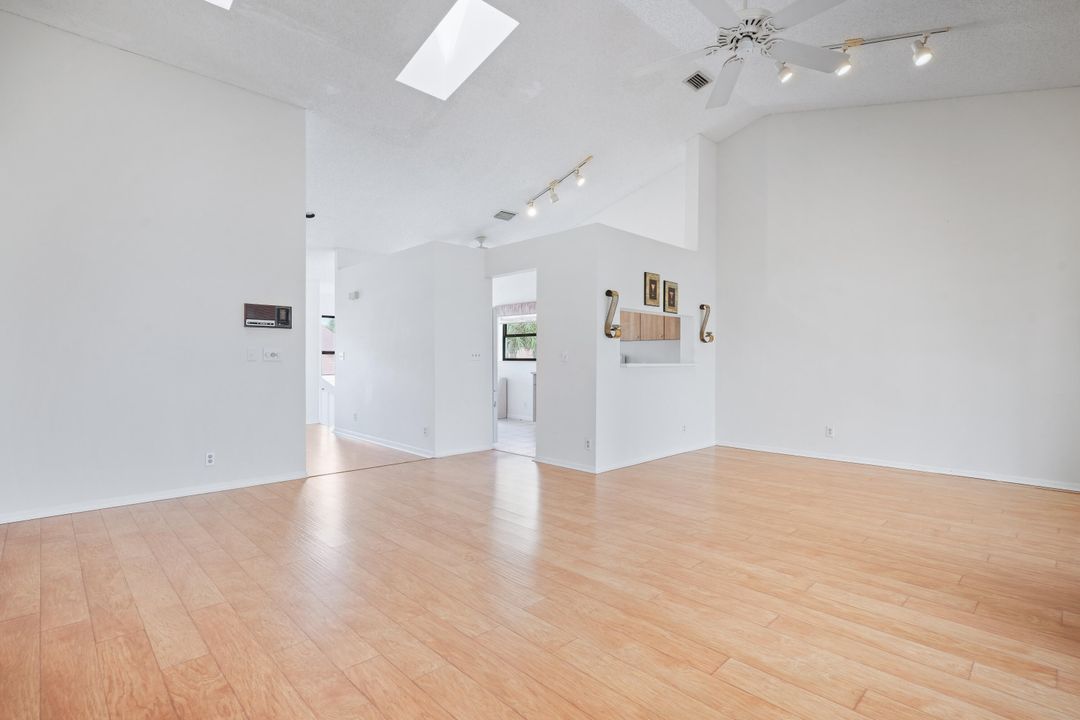 For Rent: $2,500 (3 beds, 2 baths, 1679 Square Feet)